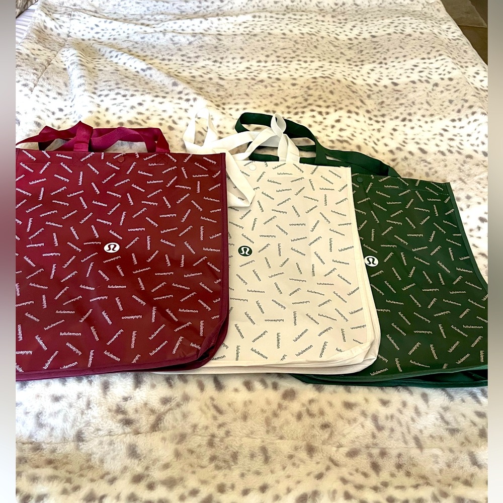 Lululemon athletic bags
